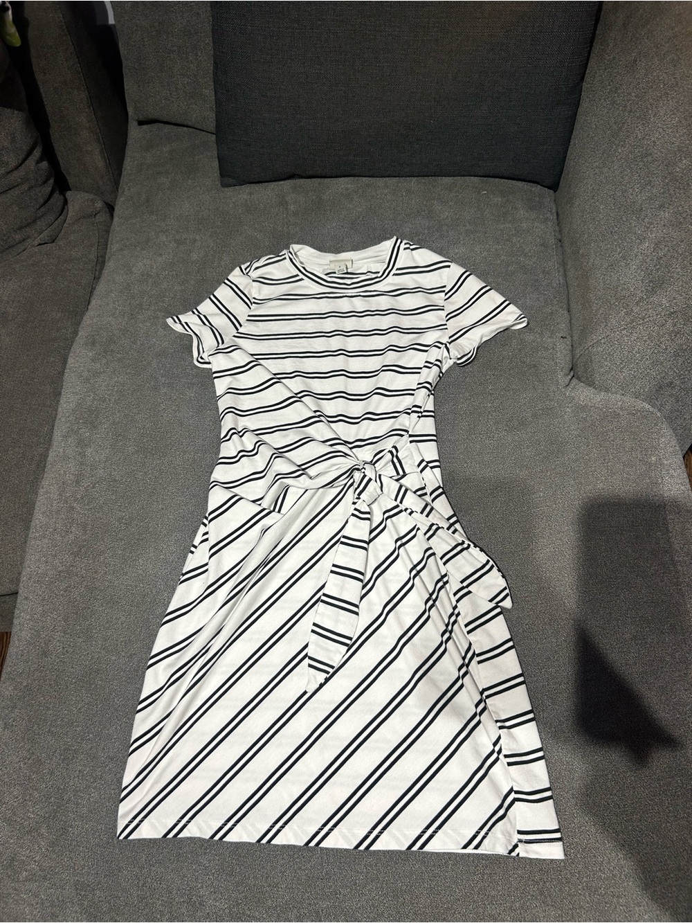Never worn, Classic White & Black Striped Tie-Waist Dress size small